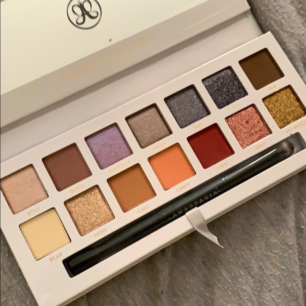 Anastasia Beverly Hills Carli Bybel Palette